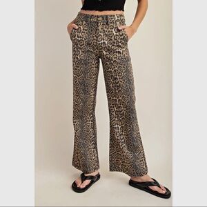 Stylish Leopard Print Wide-Leg Trousers